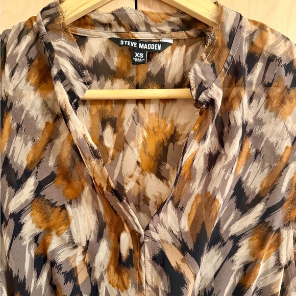 Steve Madden Allegra Flutter Sleeve Midi Dress - Picture 10 of 12